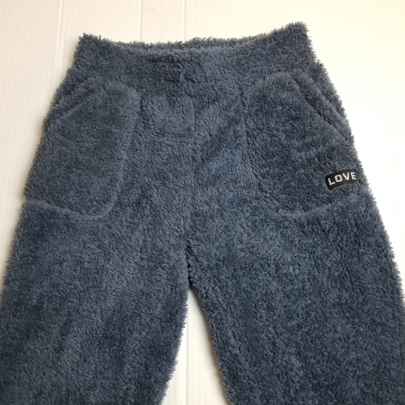 Fuzzy pants! - Picture 6 of 12